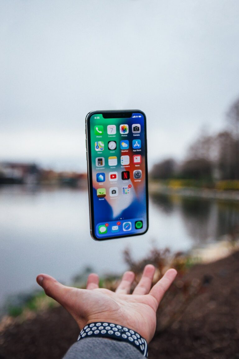 The Foldable Phone Question: Productivity Upgrade or Expensive Novelty?